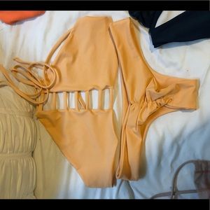 Super cute bikini!